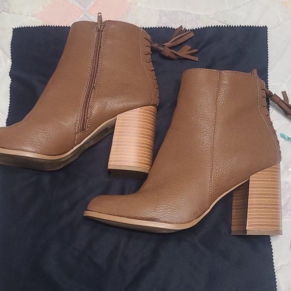 NWOT Ankle Boots - Picture 3 of 6